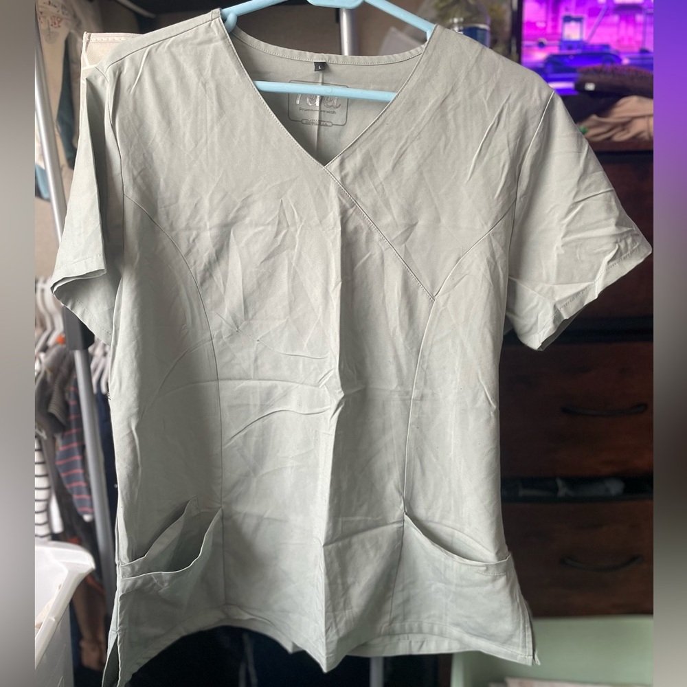 Women's V-Neck Scrub Top in Light Gray